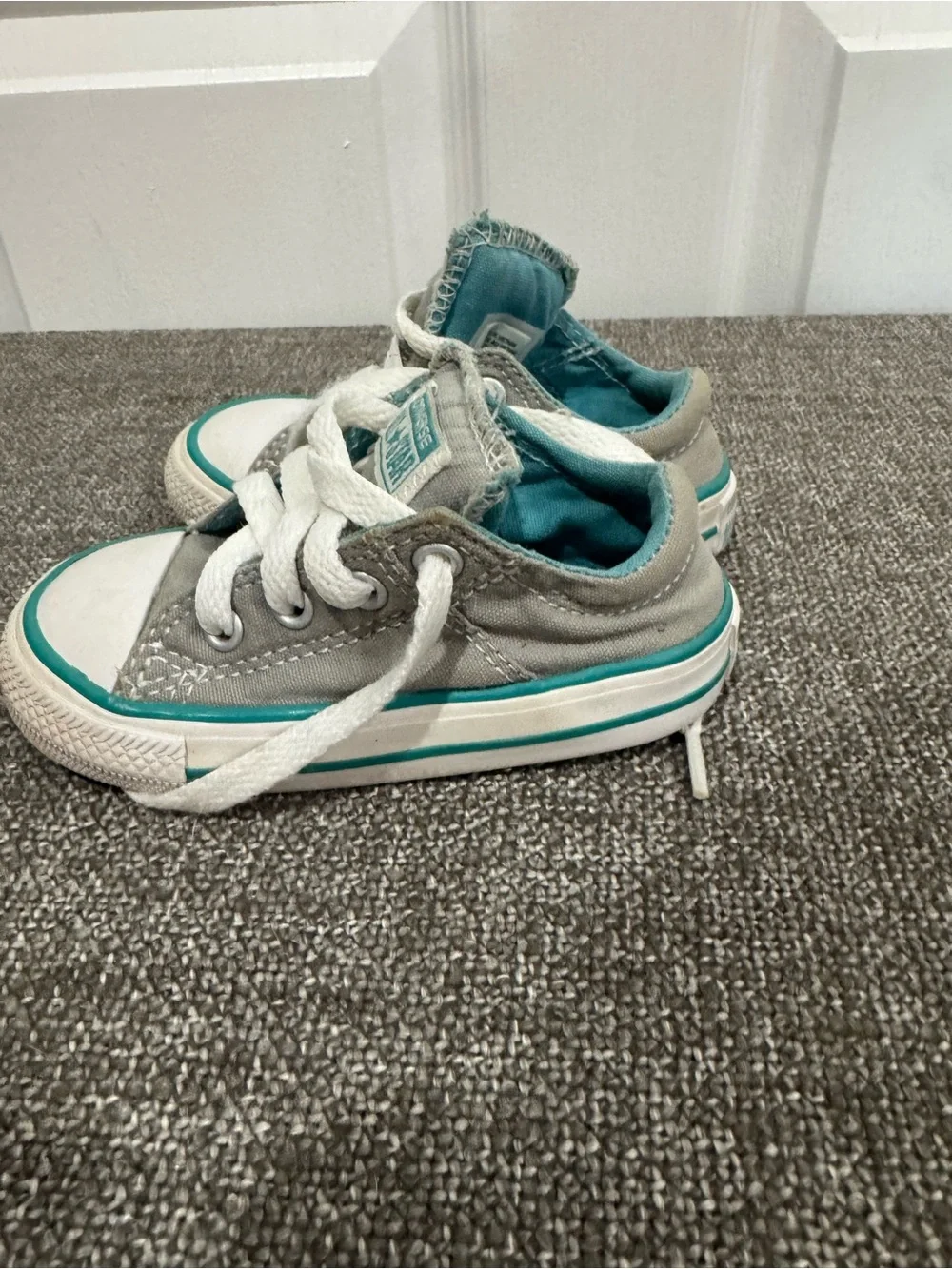 Converse Kids Gray Low-Top Sneakers with Teal Trim